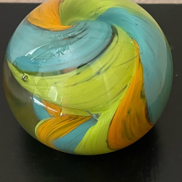 VINTAGE ART GLASS MULTICOLOR Handblown PAPERWEIGHT - AQUA, LIME & ORANGE LG 4” - Picture 3 of 11